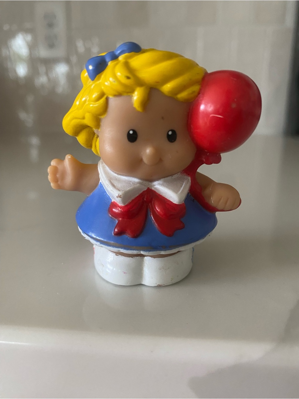 Fisher-Price Little People Blonde Girl Sarah Lynn figure w/ Red Balloon